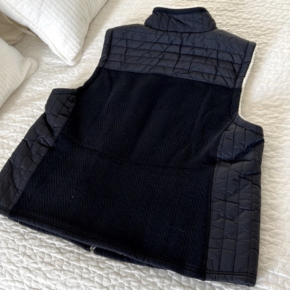 Talbots Navy vest - Picture 3 of 9